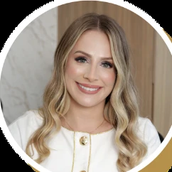 Dra. Bruna, equipe da clínica